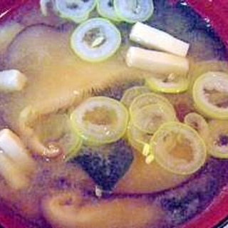 乾物で美味しい♪高野豆腐と干し椎茸のお味噌汁